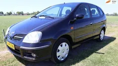 Zwart Gebruikt 2004 Nissan Almera Tino Acenta MPV | € 1.999 (Eerlijke prijs)