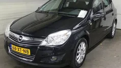 Zwart Gebruikt 2007 Opel Astra Hatchback | € 2.495 (Eerlijke prijs)