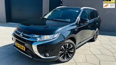 Zwart Gebruikt 2015 Mitsubishi Outlander P-HEV Edition SUV | € 16.995 (Eerlijke prijs)