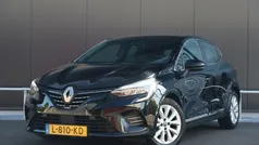 Gebruikt 2021 Renault Clio V Intens Hatchback | € 12.995 (Eerlijke prijs)