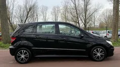 Zwart Gebruikt 2006 Mercedes B180 MPV | € 1.199 (Goede deal)