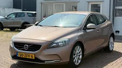 Bruin Gebruikt 2012 Volvo V40 Momentum Stationwagen | € 4.950 (Eerlijke prijs)