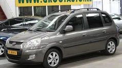 Grijs, metallic lak Gebruikt 2009 Hyundai Matrix Style MPV | € 2.944 (Eerlijke prijs)