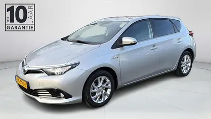 Occasion Toyota Auris Hybrid 136 PK (100 kW) 2018 Grijs (metallic) Hatchback