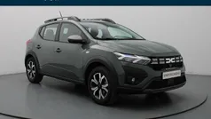 Gebruikt 2023 Dacia Sandero Expression Hatchback | € 18.290 (Eerlijke prijs)