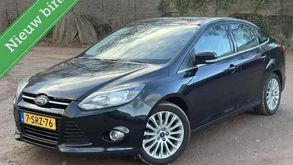 Zwart Occasion 2013 Ford Focus Titanium Sedan | € 4.999 (Goede deal)