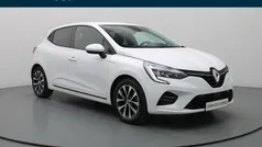 Wit Gebruikt 2021 Renault Clio V Intens Hatchback | € 17.490 (Eerlijke prijs)
