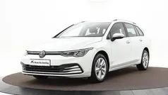 Wit Gebruikt 2023 VW Golf VIII Life Stationwagen | € 23.440 (Eerlijke prijs)