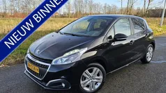 Gebruikt 2019 Peugeot 208 Signature Sky Hatchback | € 7.850 (Super prijs)