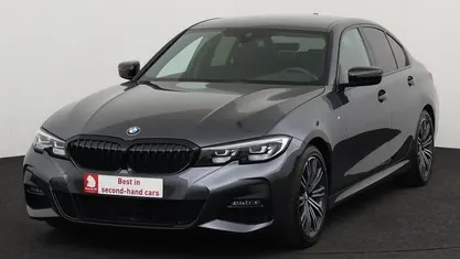 Grijs Occasion 2019 BMW 330 M Sport Sedan | € 29.995 (Eerlijke prijs)