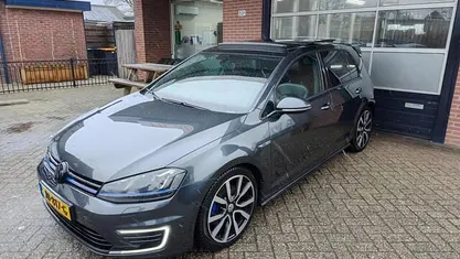 Occasion 2015 VW Golf VII GTE Hatchback | € 9.950 (Eerlijke prijs)