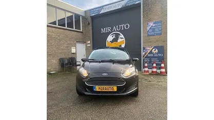 Zwart Gebruikt 2014 Ford Fiesta Style Hatchback | € 4.999 (Eerlijke prijs)