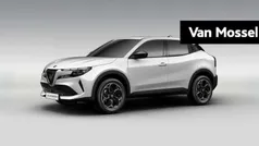 Wit Nieuw 2025 Alfa Romeo Junior SUV | € 36.249 (Goede deal)