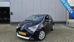 Zwart Gebruikt 2020 Toyota Aygo X-play Hatchback | € 13.900 (Eerlijke prijs)