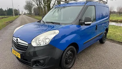 Blauw Occasion 2016 Opel Combo Edition Sedan | € 3.250 (Super prijs)