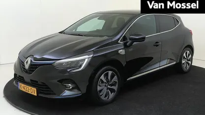 Zwart Gebruikt 2020 Renault Clio V Hatchback | € 19.935 (Eerlijke prijs)