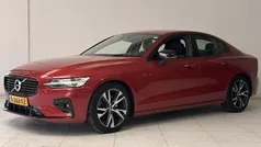 Oranje Gebruikt 2021 Volvo S60 R-Design Sedan | € 32.740 (Eerlijke prijs)