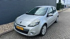 Grijs Gebruikt 2011 Renault Clio II Hatchback | € 3.440 (Eerlijke prijs)