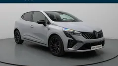 Grijs metallic Gebruikt 2024 Renault Clio V Bose Edition Hatchback | € 25.490 (Eerlijke prijs)