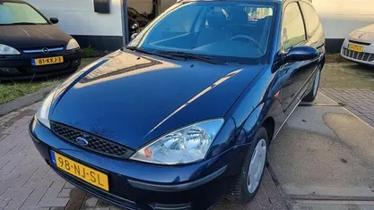 Blauw Gebruikt 2003 Ford Focus Hatchback | € 1.450 (Eerlijke prijs)