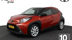 Rood Gebruikt 2023 Toyota Aygo Pulse Hatchback | € 18.950 (Eerlijke prijs)