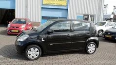 Zwart Gebruikt 2007 Daihatsu Sirion Hatchback | € 1.745 (Eerlijke prijs)