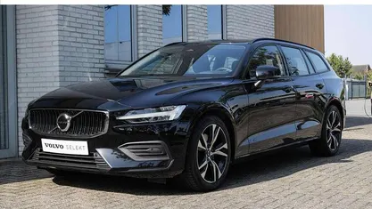 Zwart, metallic lak Gebruikt 2024 Volvo V60 Stationwagen | € 35.950 (Super prijs)