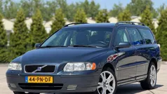 Blauw, metallic lak Gebruikt 2004 Volvo V70 Momentum Stationwagen | € 2.950 (Super prijs)