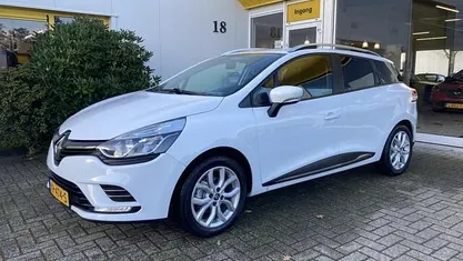 Wit Gebruikt 2016 Renault Clio GrandTour Stationwagen | € 5.750 (Eerlijke prijs)