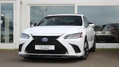 Gebruikt 2019 Lexus ES300H Sport Line Sedan | € 36.440 (Eerlijke prijs)