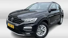Zwart Gebruikt 2021 VW T-Roc Style SUV | € 23.450 (Eerlijke prijs)