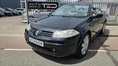 Zwart Gebruikt 2005 Renault Mégane Cabriolet Luxe Cabriolet | € 1.250 (Eerlijke prijs)