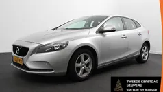 Grijs Gebruikt 2018 Volvo V40 Momentum Stationwagen | € 15.690 (Eerlijke prijs)