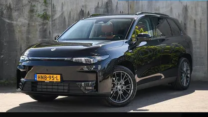 Zwart Gebruikt 2025 Leapmotor C10 SUV | € 40.295 (Eerlijke prijs)