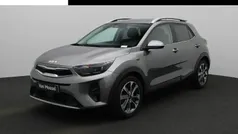 Grijs, metallic lak Gebruikt 2024 Kia Stonic SUV | € 26.400 (Eerlijke prijs)
