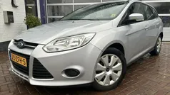 Grijs, metallic lak Gebruikt 2012 Ford Focus Trend Stationwagen | € 2.249 (Eerlijke prijs)