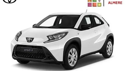 Wit Nieuw 2025 Toyota Aygo X Play SUV | € 19.999 (Goede deal)
