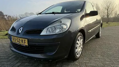 Occasion 2006 Renault Clio II Authentique Hatchback | € 1.799 (Eerlijke prijs)
