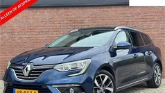 Blauw, metallic lak Gebruikt 2017 Renault Mégane GrandTour Bose Edition Stationwagen | € 12.995 (Eerlijke prijs)
