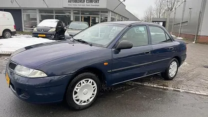 Blauw Occasion 1999 Mitsubishi Carisma Sedan | € 599 (Eerlijke prijs)