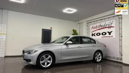 Grijs Occasion 2012 BMW 320 Executive Sedan | € 11.975 (Eerlijke prijs)