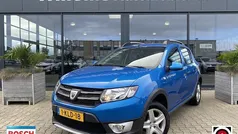 Blauw Gebruikt 2013 Dacia Sandero Lauréate Hatchback | € 6.850 (Eerlijke prijs)