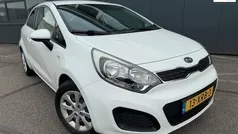 Wit Gebruikt 2012 Kia Rio Comfort Hatchback | € 5.899 (Eerlijke prijs)