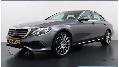 Grijs Gebruikt 2016 Mercedes E350 Edition Sedan | € 19.950 (Eerlijke prijs)