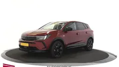 Rood, metallic lak Gebruikt 2023 Opel Grandland X SUV | € 30.900 (Eerlijke prijs)