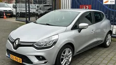 Grijs Gebruikt 2018 Renault Clio IV Life Hatchback | € 9.888 (Eerlijke prijs)