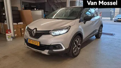 Grijs Gebruikt 2019 Renault Captur Intens SUV | € 12.450 (Eerlijke prijs)