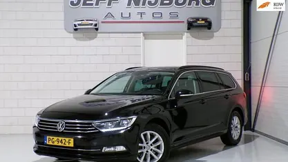 Zwart Occasion 2017 VW Passat Comfortline Stationwagen | € 10.999 (Super prijs)