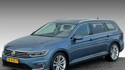 Blauw Occasion 2015 VW Passat Highline Stationwagen | € 16.695 (Eerlijke prijs)