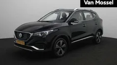 Zwart Gebruikt 2020 MG ZS Luxury Sedan | € 13.777 (Eerlijke prijs)